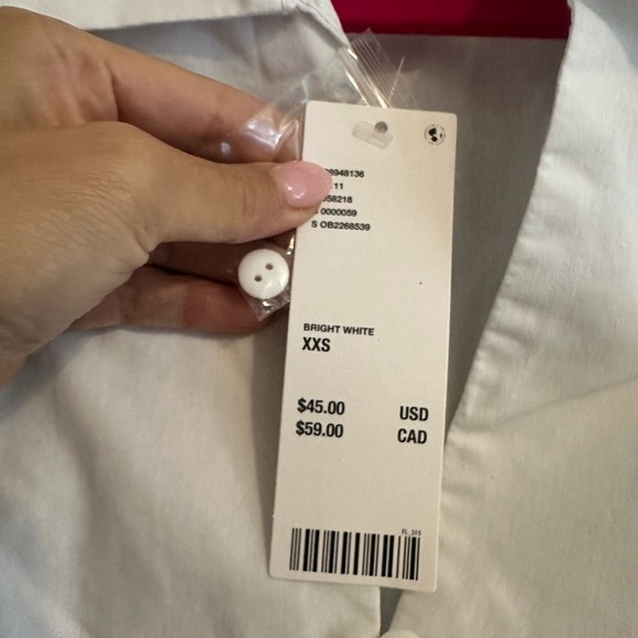 UO Party Girl Cotton-Blend Button Down Sleeveless Shirt - Picture 5 of 5